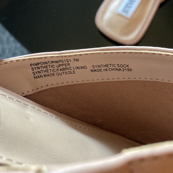 Steve Madden Pinpoint Flat Mule - Picture 10 of 11